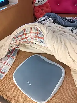 Snapshot of Alone_nothing chatting on 02-23-26, 01:51 Alone nothing online show from 02-23-26, 01:51