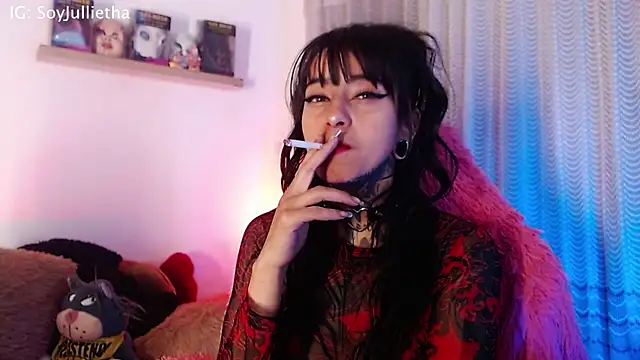 Julls420  online show from 05-05-26, 04:59