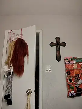 Snapshot of SpiderRose chatting on 01-16-26, 03:27 SpiderRose online show from 01-16-26, 03:27