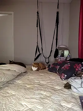 Snapshot of SpiderRose chatting on 12-15-25, 05:52 SpiderRose online show from 12-15-25, 05:52