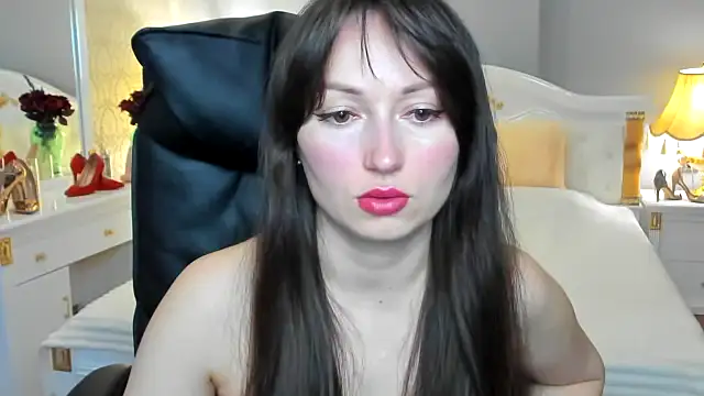 Snapshot of RosiAlina chatting on 05-18-26, 06:29 RosiAlina online show from 05-18-26, 06:29