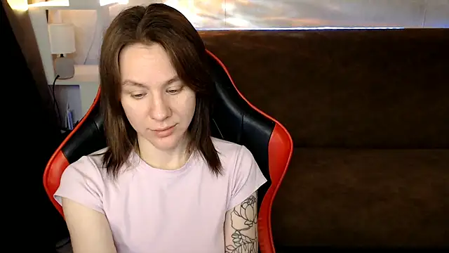 Snapshot of MiaBun1 chatting on 01-12-26, 03:02 MiaBun1 online show from 01-12-26, 03:02