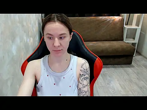 Snapshot of MiaBun1 chatting on 12-19-25, 02:59 MiaBun1 online show from 12-19-25, 02:59