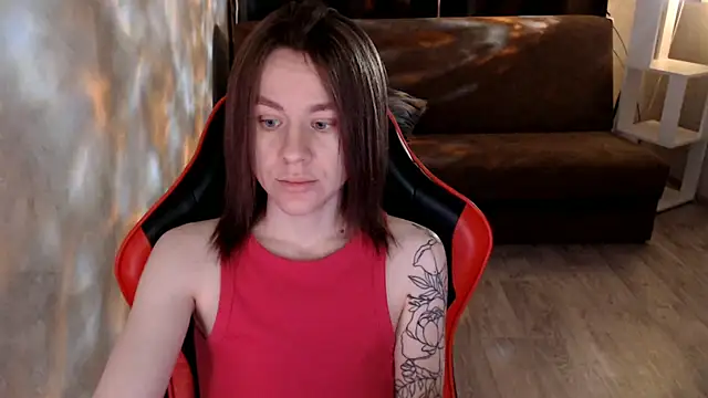 Snapshot of MiaBun1 chatting on 12-15-25, 03:56 MiaBun1 online show from 12-15-25, 03:56