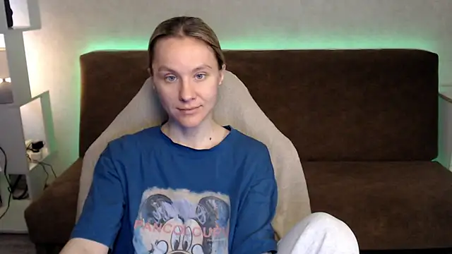 MiaBun1 online show from 05-12-26, 04:09
