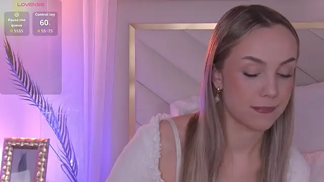 Snapshot of AnnaRow chatting on 01-12-26, 06:53 AnnaRow online show from 01-12-26, 06:53