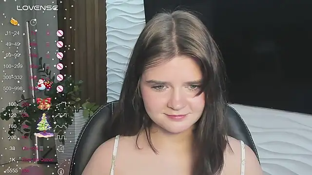 Snapshot of LanaTreades chatting on 12-13-25, 08:04 LanaTreades online show from 12-13-25, 08:04