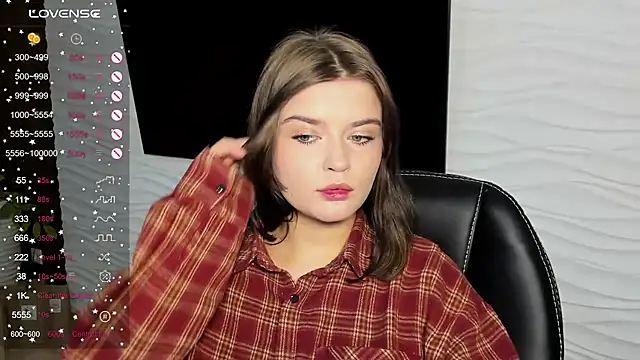 Snapshot of LanaTreades chatting on 01-08-26, 01:06 LanaTreades online show from 01-08-26, 01:06