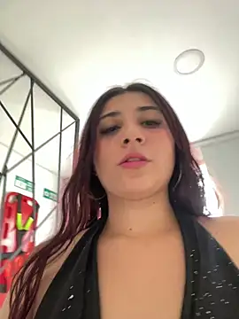 Snapshot of Nahomy_Harperr chatting on 12-21-25, 01:02 Nahomy Harperr online show from 12-21-25, 01:02