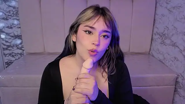 Snapshot of Laksmy_v chatting on 01-08-26, 12:55 Laksmy v online show from 01-08-26, 12:55