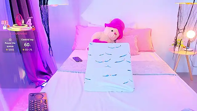  Xynara owo online show from 12-17-25, 11:43