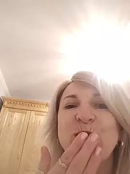 AhlyssaLove1155 online show from 05-18-26, 05:29