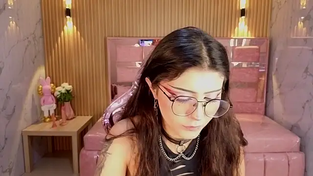 Snapshot of miss_devil_s chatting on 01-08-26, 03:12 miss devil s online show from 01-08-26, 03:12