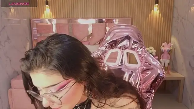 miss devil s online show from 02-13-26, 03:06