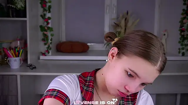 Snapshot of SolBurri chatting on 01-18-26, 01:09 SolBurri online show from 01-18-26, 01:09