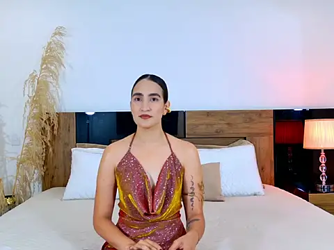 LucyHanks online show from 05-12-26, 02:12