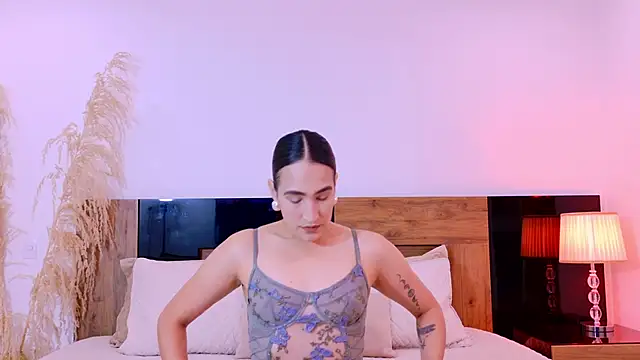 LucyHanks online show from 05-14-26, 01:41