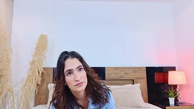 LucyHanks online show from 05-30-26, 01:39