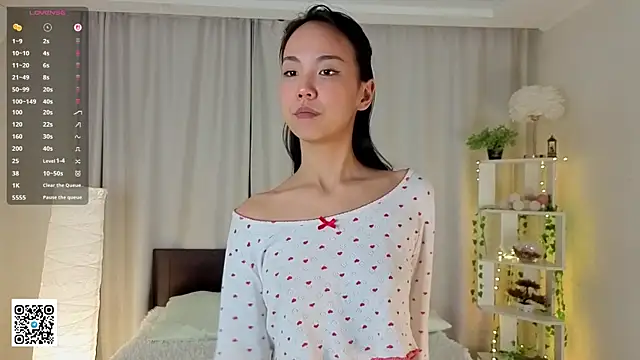 Snapshot of FreedaKulow chatting on 02-18-26, 07:10 FreedaKulow online show from 02-18-26, 07:10