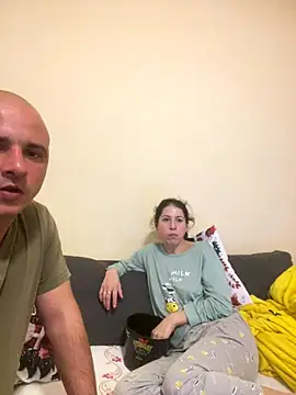 coupledeea online show from 12-20-25, 10:23