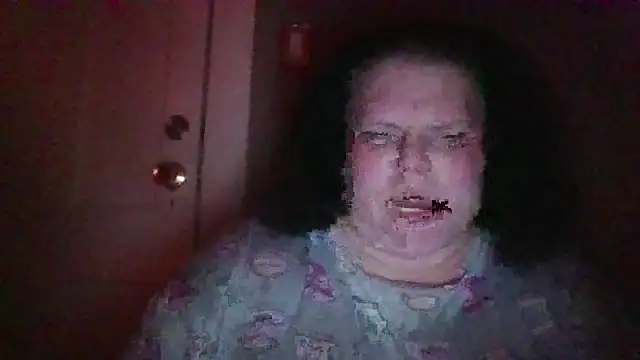 Snapshot of QueenBlackRose chatting on 12-23-25, 02:33 QueenBlackRose online show from 12-23-25, 02:33