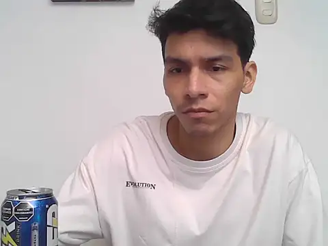 Patrick3 5556 online show from 12-16-25, 08:35