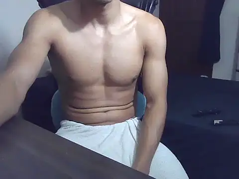 Patrick3 5556 online show from 04-16-26, 01:34