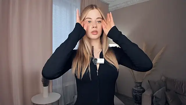 Snapshot of country_fox chatting on 02-25-26, 12:05 country fox online show from 02-25-26, 12:05