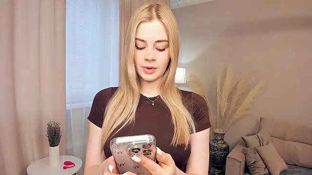 Snapshot of country_fox chatting on 02-19-26, 08:22 country fox online show from 02-19-26, 08:22