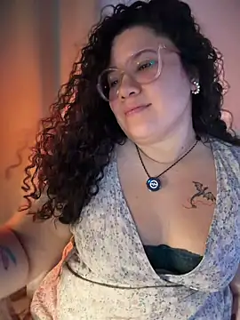 Snapshot of VanesssaMilf_ chatting on 06-11-26, 11:24 VanesssaMilf online show from 06-11-26, 11:24