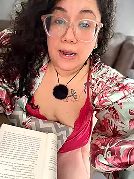 Snapshot of VanesssaMilf_ chatting on 05-19-26, 03:08 VanesssaMilf online show from 05-19-26, 03:08