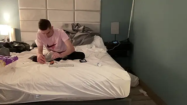 cosmiccloudpig online show from 02-03-26, 07:57