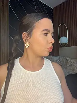 ValentinaEliot online show from 12-20-25, 01:30