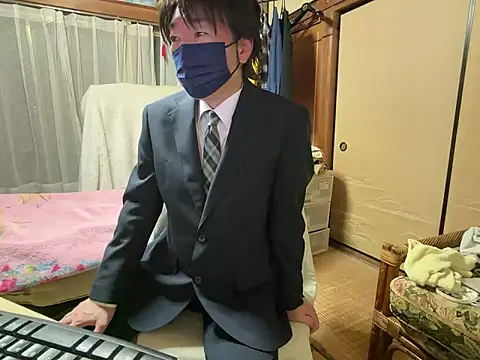 Snapshot of Hirokazu_12 chatting on 02-27-26, 12:05 Hirokazu 12 online show from 02-27-26, 12:05