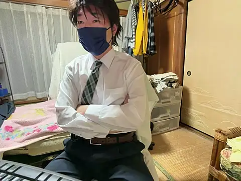 Snapshot of Hirokazu_12 chatting on 02-19-26, 12:24 Hirokazu 12 online show from 02-19-26, 12:24