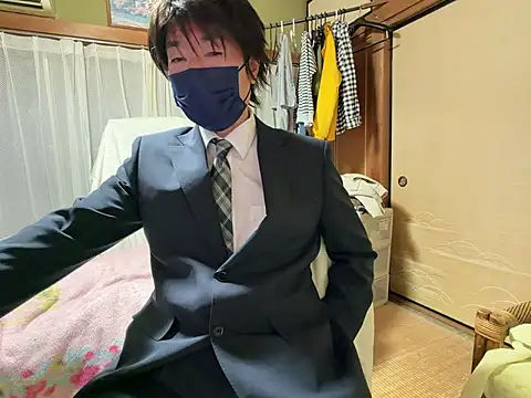 Snapshot of Hirokazu_12 chatting on 02-09-26, 10:35 Hirokazu 12 online show from 02-09-26, 10:35