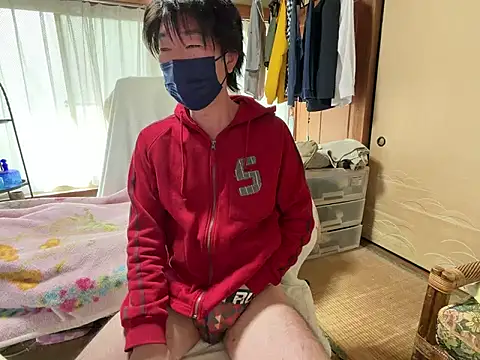 Snapshot of Hirokazu_12 chatting on 03-22-26, 02:48 Hirokazu 12 online show from 03-22-26, 02:48