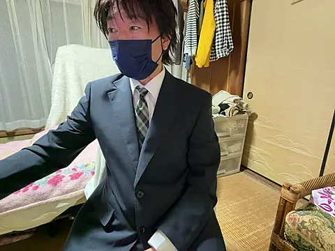 Snapshot of Hirokazu_12 chatting on 02-02-26, 10:47 Hirokazu 12 online show from 02-02-26, 10:47