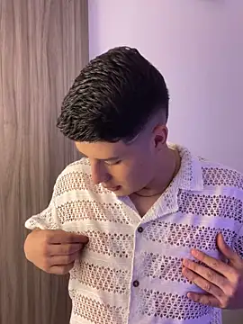 Goldenknight33 online show from 02-12-26, 02:17