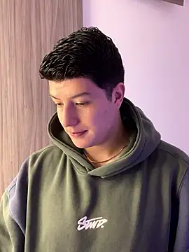 Goldenknight33 online show from 01-06-26, 01:59