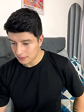 Goldenknight33 online show from 01-08-26, 02:23