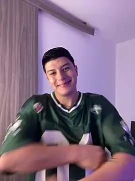 Goldenknight33 online show from 12-21-25, 03:57