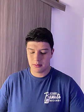 Goldenknight33 online show from 02-03-26, 02:55