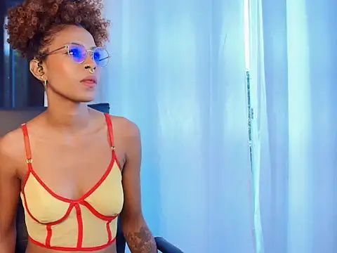 Snapshot of NaomiClay chatting on 07-16-26, 12:24 NaomiClay online show from 07-16-26, 12:24