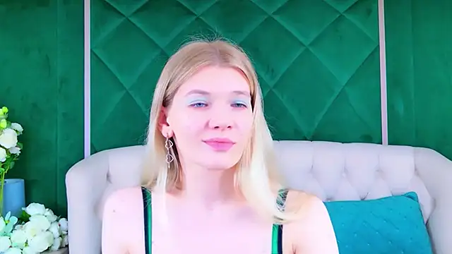 Vivien Hans online show from 04-07-26, 03:58