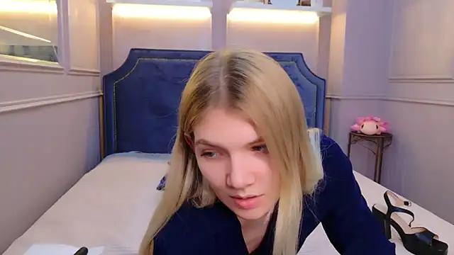 Vivien Hans online show from 05-30-26, 03:35