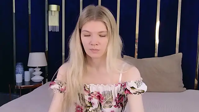 Vivien Hans online show from 05-24-26, 03:45