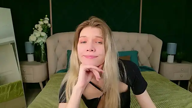 Vivien Hans online show from 03-21-26, 03:52