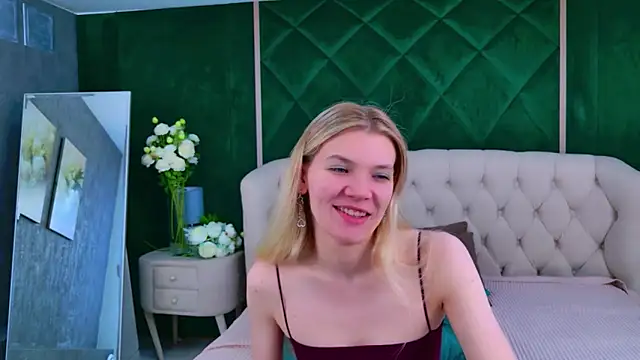 Vivien Hans online show from 04-08-26, 04:14