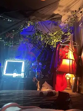 Snapshot of ellrxse chatting on 03-01-26, 11:32 ellrxse online show from 03-01-26, 11:32